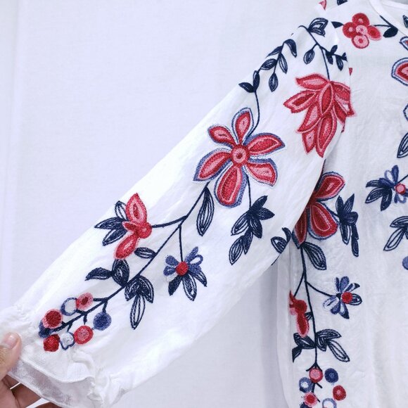 Kindred Anthropologie White Floral Embroidered 3/4 Sleeve Smocked Bottom Top S - Picture 11 of 14